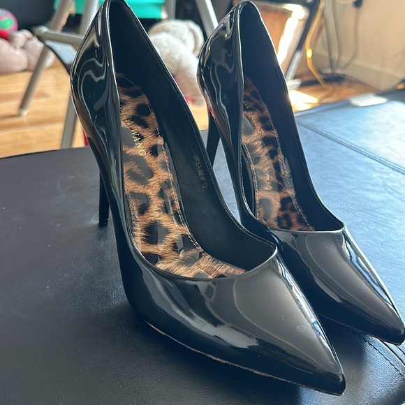 Azalea Wang Black Patent Point Toes | Size 10 - Picture 7 of 9